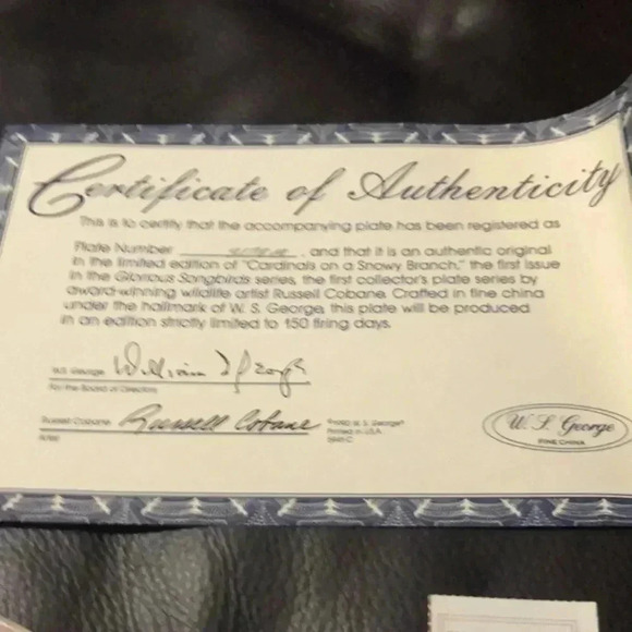 Cardinals on‎ a snowy branch collector plate - Picture 3 of 6